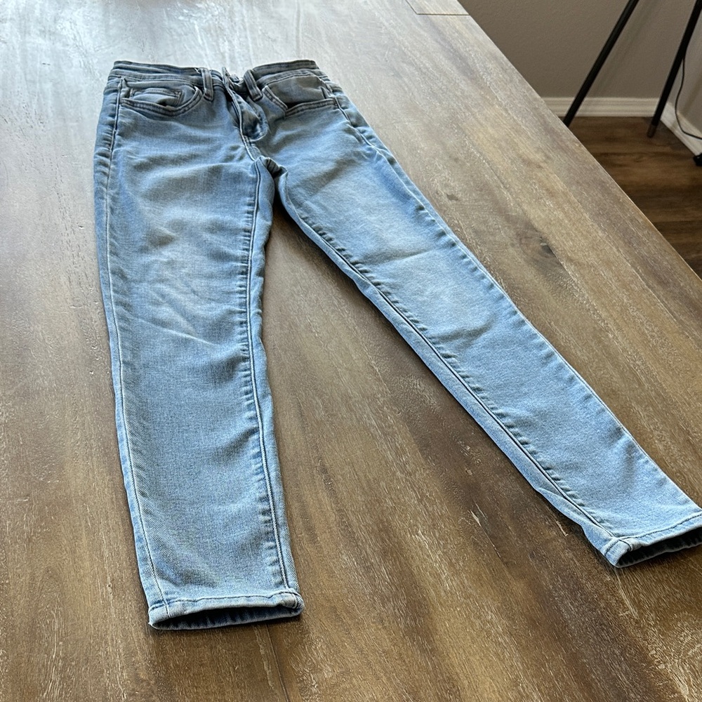 Classic Light Blue Skinny Jeans for Women